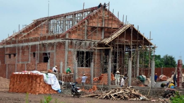 Nếu xây nhà vào mùa mưa, gia chủ phải dự trù chi phí thi công cao hơn so với mùa khôNếu xây nhà vào mùa mưa, gia chủ phải dự trù chi phí thi công cao hơn so với mùa khô