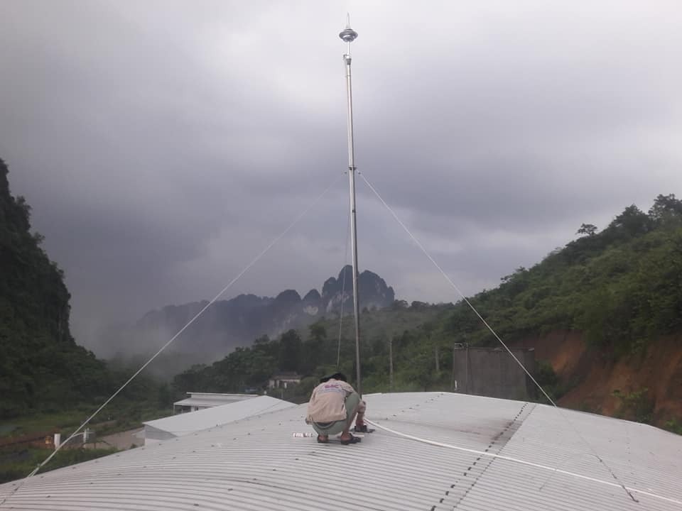 Sử dụng vít bắt đúng tiêu chuẩn và dây chống sét