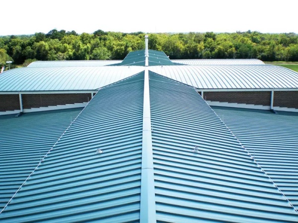 Tôn lợp mái 6 sóng vuông thường xuyên được sử dụng cho tôn lợp mái nhà xưởng
