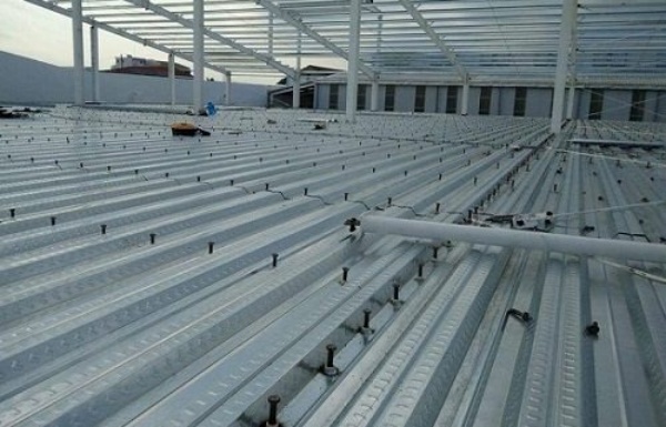 Sàn deck đổ bê tông