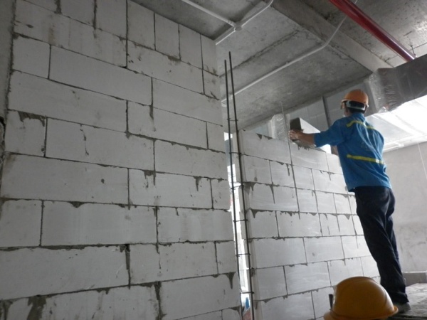Xây tường bằng gạch AAC