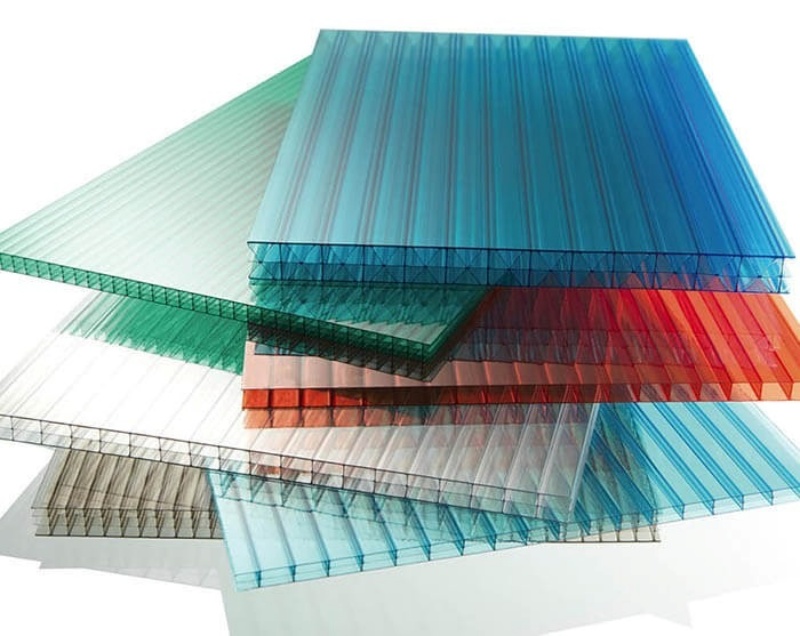 Tấm lợp poly dạng rỗng.